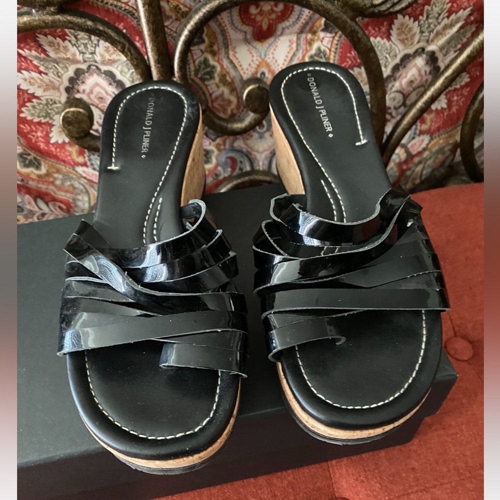 Donald J Pliner Sheena 2, black patent leather cork wedge sandals SZ 9